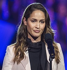 How tall is Jaina Lee Ortiz?